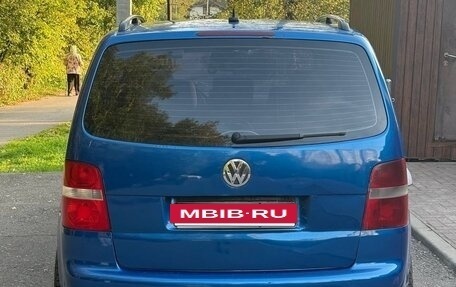 Volkswagen Touran III, 2005 год, 400 000 рублей, 5 фотография