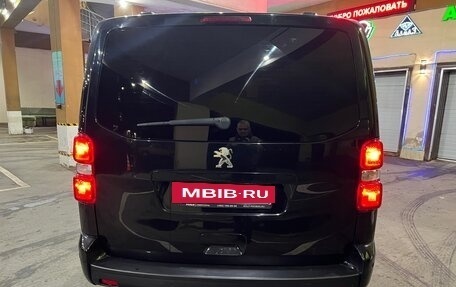 Peugeot Traveller I, 2018 год, 2 990 000 рублей, 7 фотография