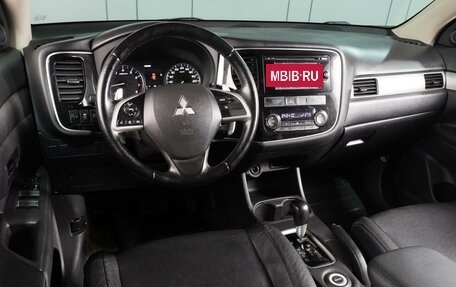 Mitsubishi Outlander III рестайлинг 3, 2012 год, 1 620 000 рублей, 6 фотография