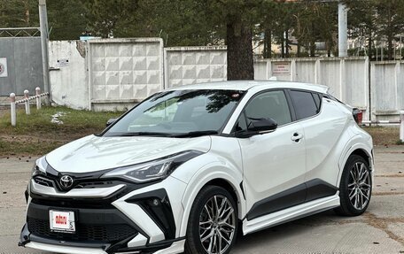 Toyota C-HR I рестайлинг, 2020 год, 2 800 000 рублей, 3 фотография