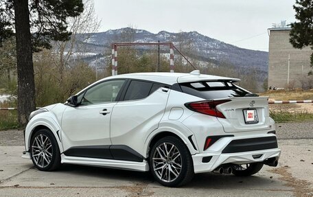 Toyota C-HR I рестайлинг, 2020 год, 2 800 000 рублей, 5 фотография