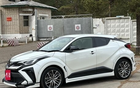 Toyota C-HR I рестайлинг, 2020 год, 2 800 000 рублей, 4 фотография