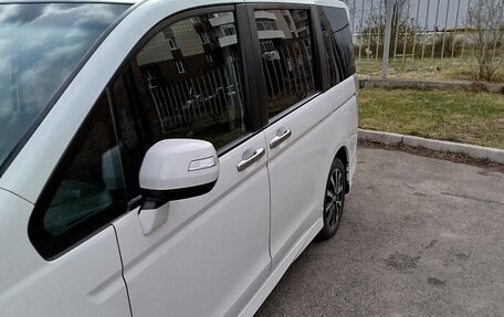 Honda Stepwgn IV, 2013 год, 1 700 000 рублей, 3 фотография