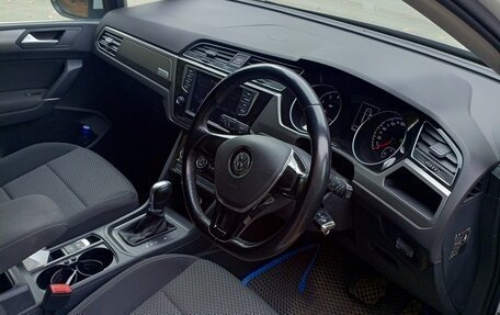 Volkswagen Touran III, 2017 год, 1 090 000 рублей, 12 фотография
