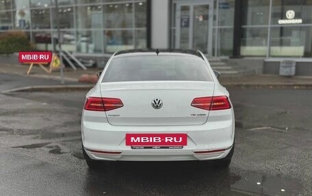 Volkswagen Passat B8 рестайлинг, 2017 год, 1 990 000 рублей, 5 фотография