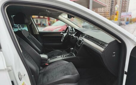 Volkswagen Passat B8 рестайлинг, 2017 год, 1 990 000 рублей, 12 фотография