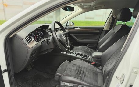 Volkswagen Passat B8 рестайлинг, 2017 год, 1 990 000 рублей, 9 фотография