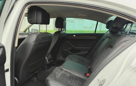 Volkswagen Passat B8 рестайлинг, 2017 год, 1 990 000 рублей, 10 фотография