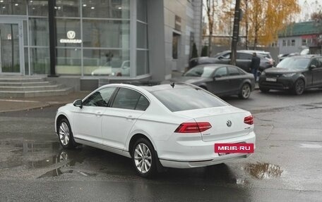 Volkswagen Passat B8 рестайлинг, 2017 год, 1 990 000 рублей, 6 фотография