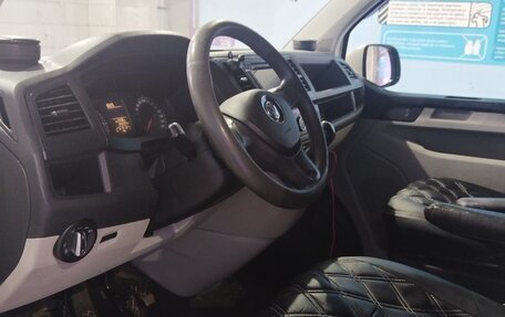 Volkswagen Caravelle T6 рестайлинг, 2015 год, 1 850 000 рублей, 7 фотография