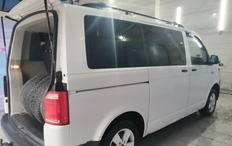 Volkswagen Caravelle T6 рестайлинг, 2015 год, 1 850 000 рублей, 6 фотография