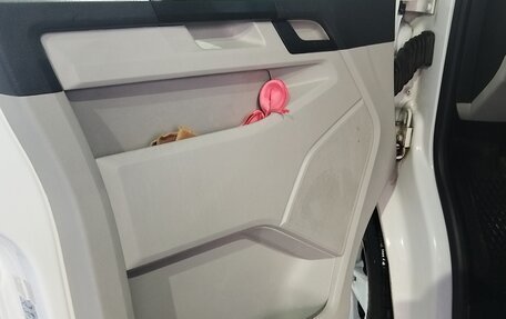 Volkswagen Caravelle T6 рестайлинг, 2015 год, 1 850 000 рублей, 9 фотография