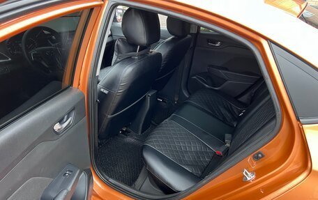 Hyundai Solaris II рестайлинг, 2017 год, 1 000 000 рублей, 12 фотография