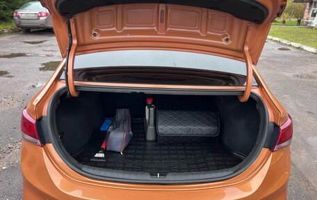 Hyundai Solaris II рестайлинг, 2017 год, 1 000 000 рублей, 13 фотография