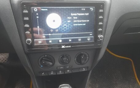 Skoda Rapid I, 2015 год, 900 000 рублей, 13 фотография