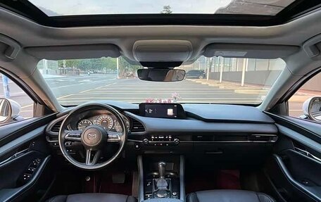 Mazda 3, 2021 год, 1 950 000 рублей, 13 фотография