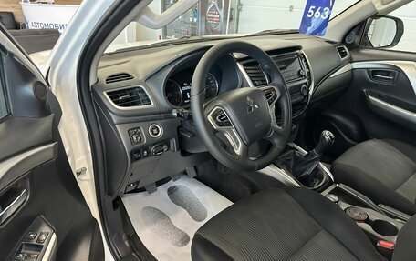 Mitsubishi Pajero Sport III рестайлинг, 2019 год, 2 799 900 рублей, 10 фотография