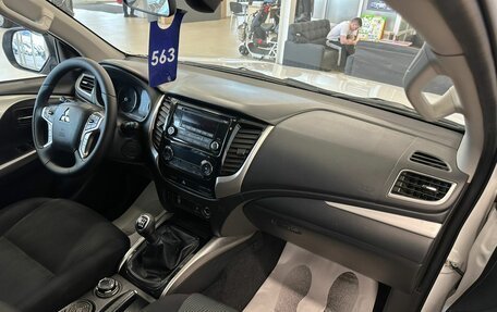 Mitsubishi Pajero Sport III рестайлинг, 2019 год, 2 799 900 рублей, 13 фотография