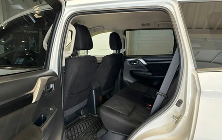 Mitsubishi Pajero Sport III рестайлинг, 2019 год, 2 799 900 рублей, 18 фотография