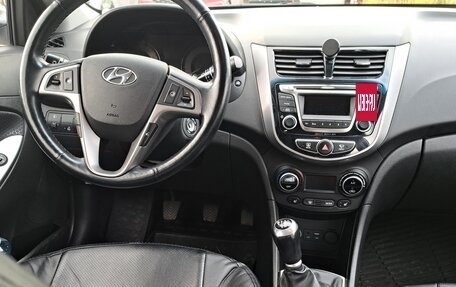 Hyundai Solaris II рестайлинг, 2015 год, 950 000 рублей, 3 фотография