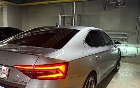 Skoda Superb III рестайлинг, 2023 год, 3 190 000 рублей, 2 фотография