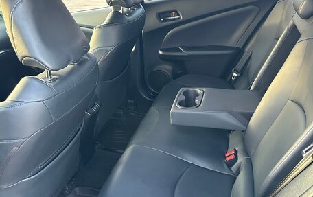 Toyota Prius IV XW50, 2019 год, 2 480 000 рублей, 11 фотография