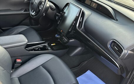 Toyota Prius IV XW50, 2019 год, 2 480 000 рублей, 23 фотография