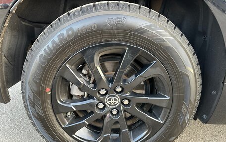 Toyota Prius IV XW50, 2019 год, 2 480 000 рублей, 25 фотография