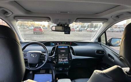 Toyota Prius IV XW50, 2019 год, 2 480 000 рублей, 29 фотография