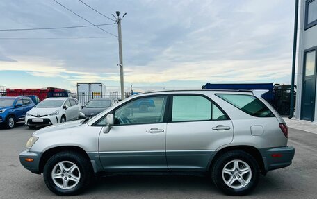 Lexus RX IV рестайлинг, 2000 год, 879 000 рублей, 3 фотография