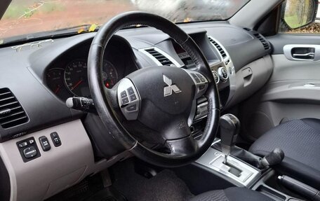 Mitsubishi Pajero Sport II рестайлинг, 2012 год, 1 500 000 рублей, 8 фотография
