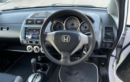 Honda Fit III, 2006 год, 450 000 рублей, 15 фотография