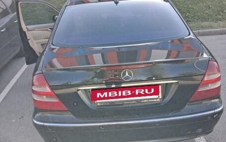 Mercedes-Benz E-Класс, 2005 год, 1 050 000 рублей, 3 фотография