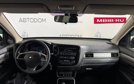 Mitsubishi Outlander III рестайлинг 3, 2018 год, 1 724 000 рублей, 10 фотография