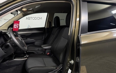 Mitsubishi Outlander III рестайлинг 3, 2018 год, 1 724 000 рублей, 8 фотография