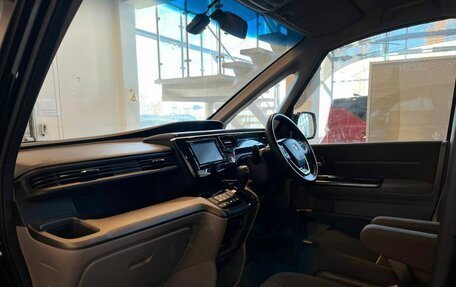 Honda Stepwgn IV, 2018 год, 2 320 000 рублей, 12 фотография