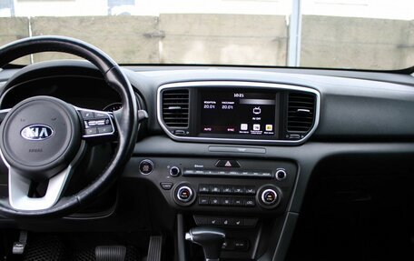 KIA Sportage IV рестайлинг, 2020 год, 2 290 000 рублей, 9 фотография