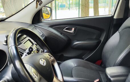 Hyundai ix35 I рестайлинг, 2013 год, 1 000 000 рублей, 21 фотография