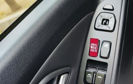 Hyundai ix35 I рестайлинг, 2013 год, 1 000 000 рублей, 22 фотография