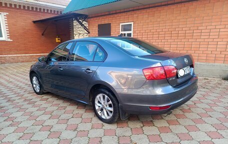 Volkswagen Jetta VI, 2013 год, 1 200 000 рублей, 2 фотография