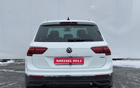 Volkswagen Tiguan II, 2021 год, 2 950 000 рублей, 5 фотография