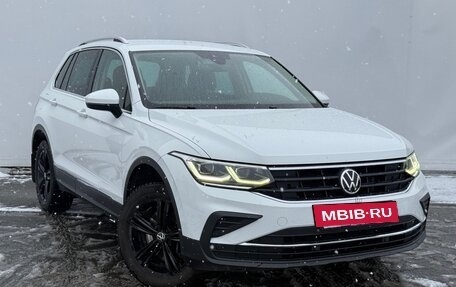 Volkswagen Tiguan II, 2021 год, 2 950 000 рублей, 3 фотография