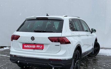 Volkswagen Tiguan II, 2021 год, 2 950 000 рублей, 6 фотография