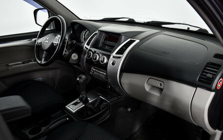 Mitsubishi Pajero Sport II рестайлинг, 2012 год, 1 350 000 рублей, 13 фотография