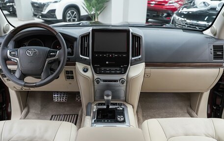 Toyota Land Cruiser 200, 2015 год, 4 997 000 рублей, 13 фотография