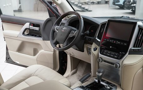 Toyota Land Cruiser 200, 2015 год, 4 997 000 рублей, 16 фотография