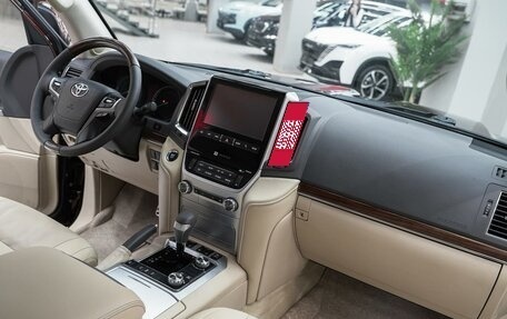 Toyota Land Cruiser 200, 2015 год, 4 997 000 рублей, 15 фотография