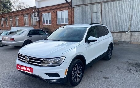 Volkswagen Tiguan II, 2020 год, 2 450 000 рублей, 2 фотография