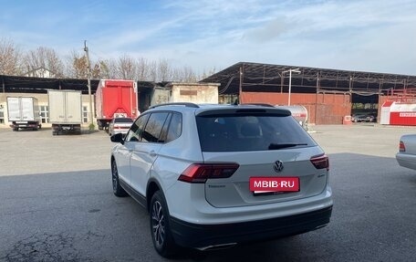 Volkswagen Tiguan II, 2020 год, 2 450 000 рублей, 6 фотография