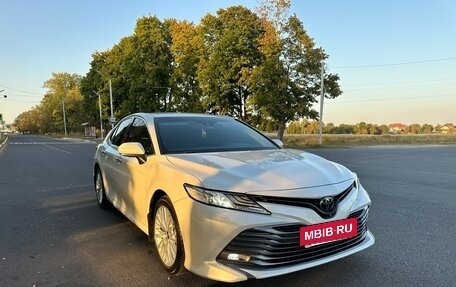 Toyota Camry, 2019 год, 3 750 000 рублей, 3 фотография
